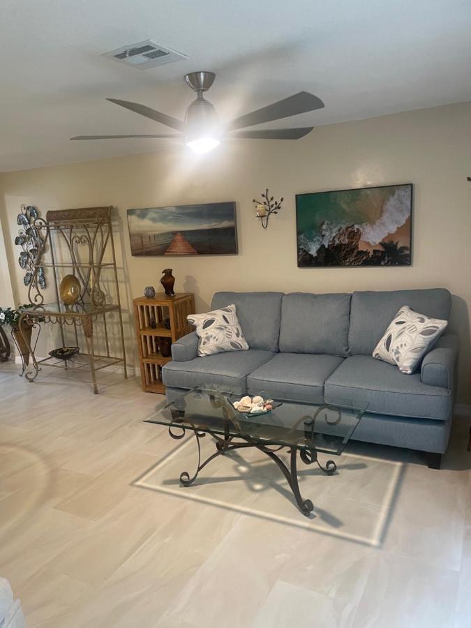Coastal Townhome In Jupiter 1 Mile To Beach! Exterior photo